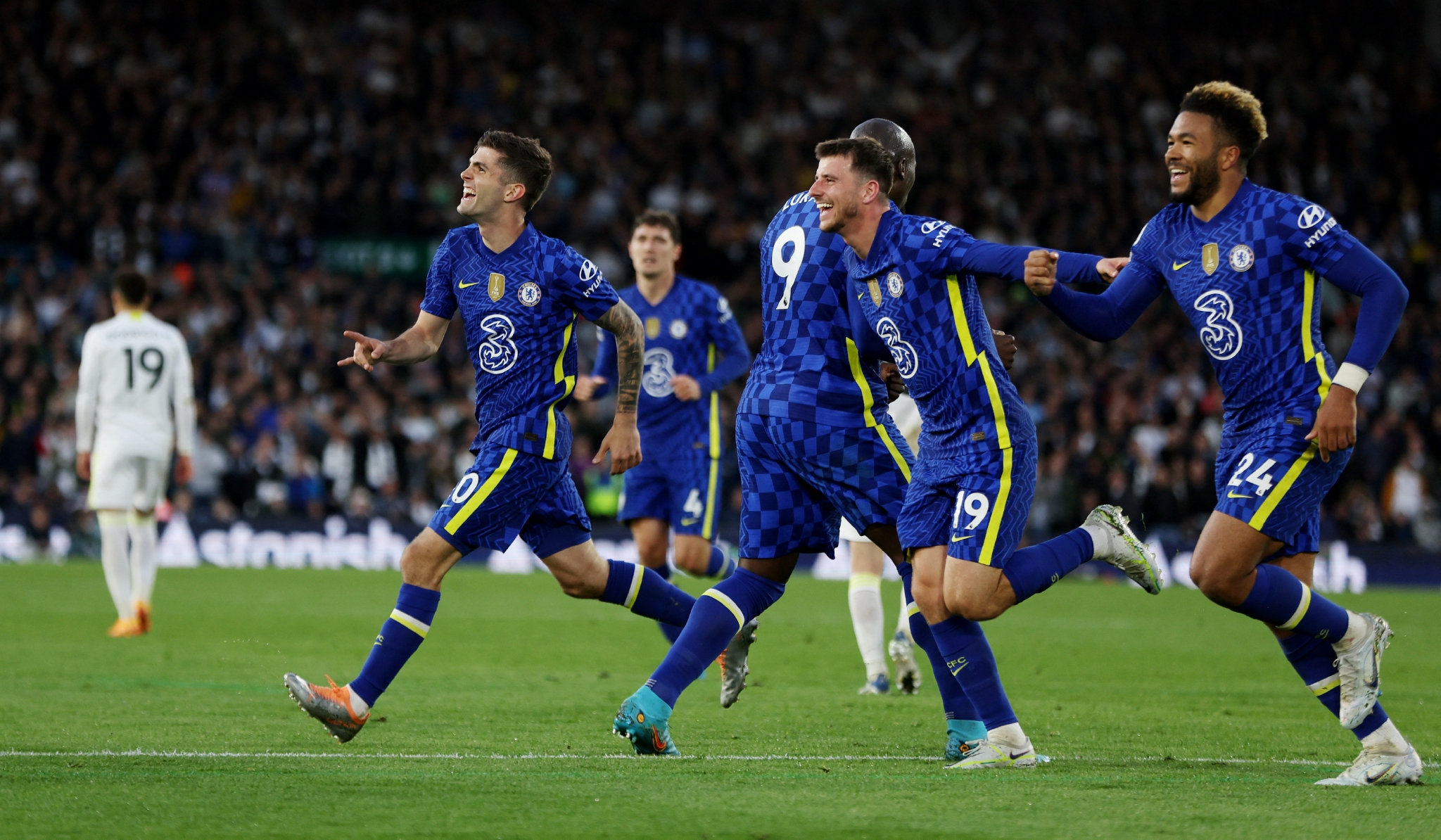 在篮板球的 在篮板球的